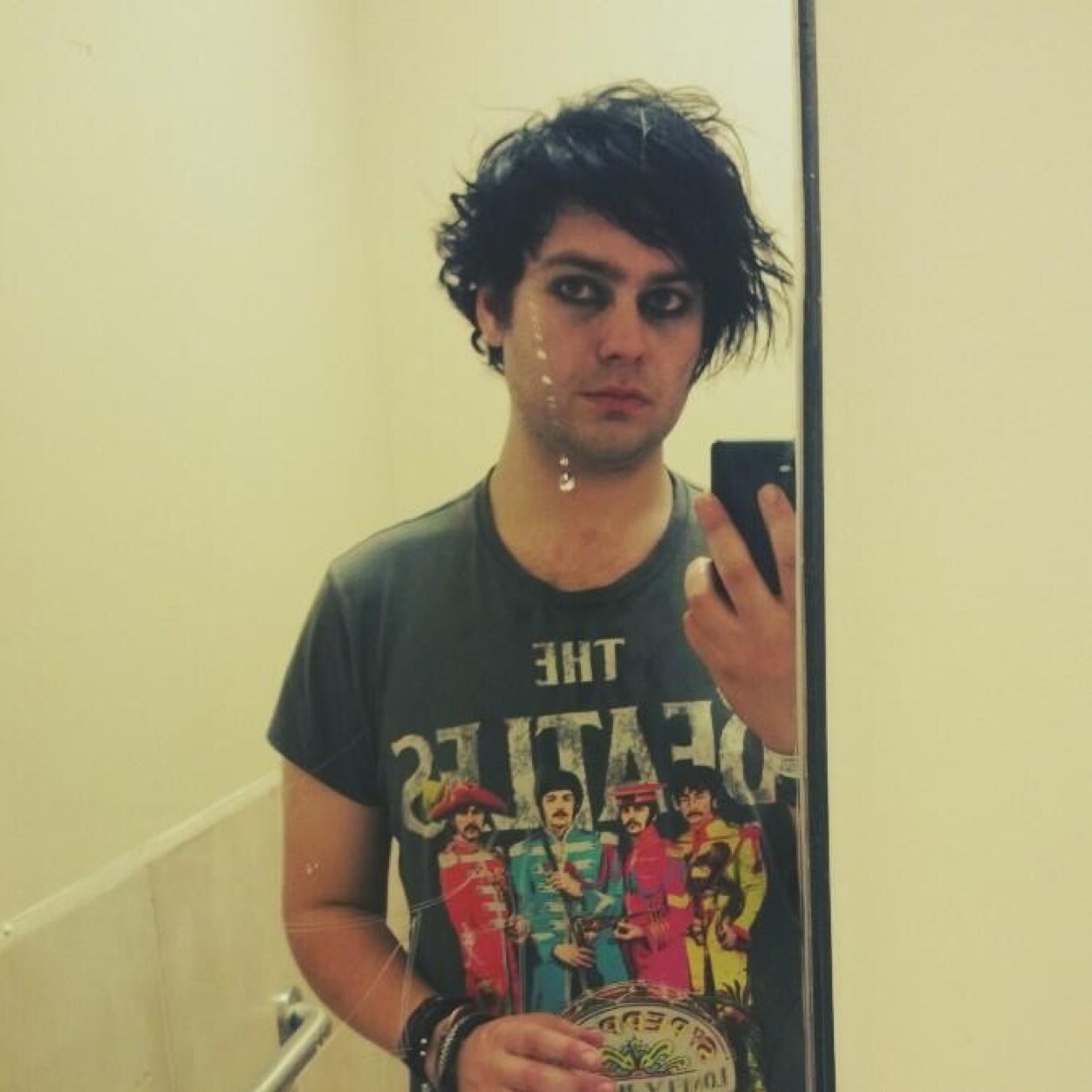 ConcedeRepent's profile picture. Lost Heart? Who lost their heart?