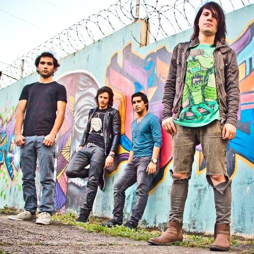 banda panameña de #DANCECORE (pop punk+electronica+post hardcore) formada por @denebfabula @_Guberto