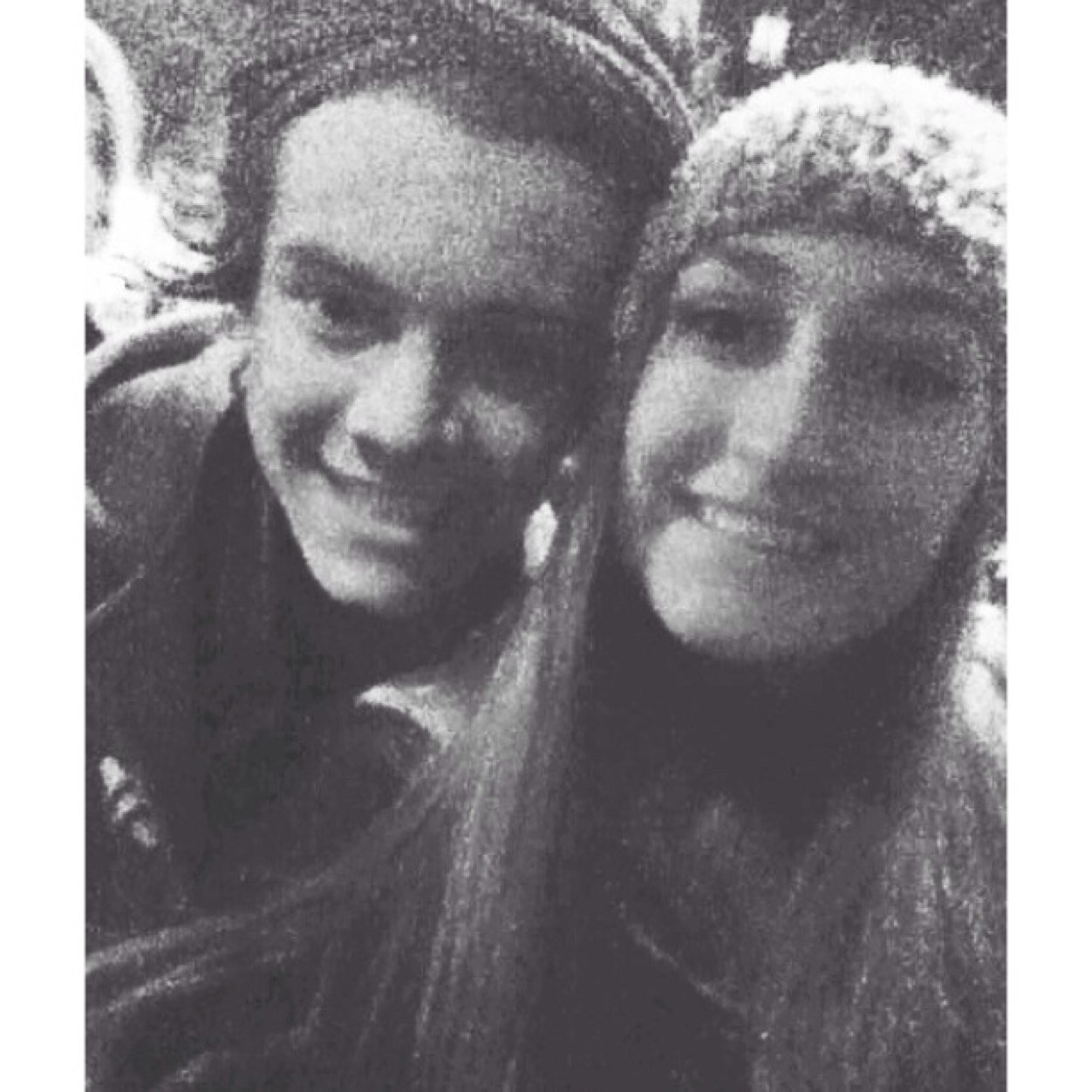 FREE FOLLOW!! dont follow back on this account if u want please FOLLOW MY MAIN ACCOUNT @itsemmex3!! :) thank you