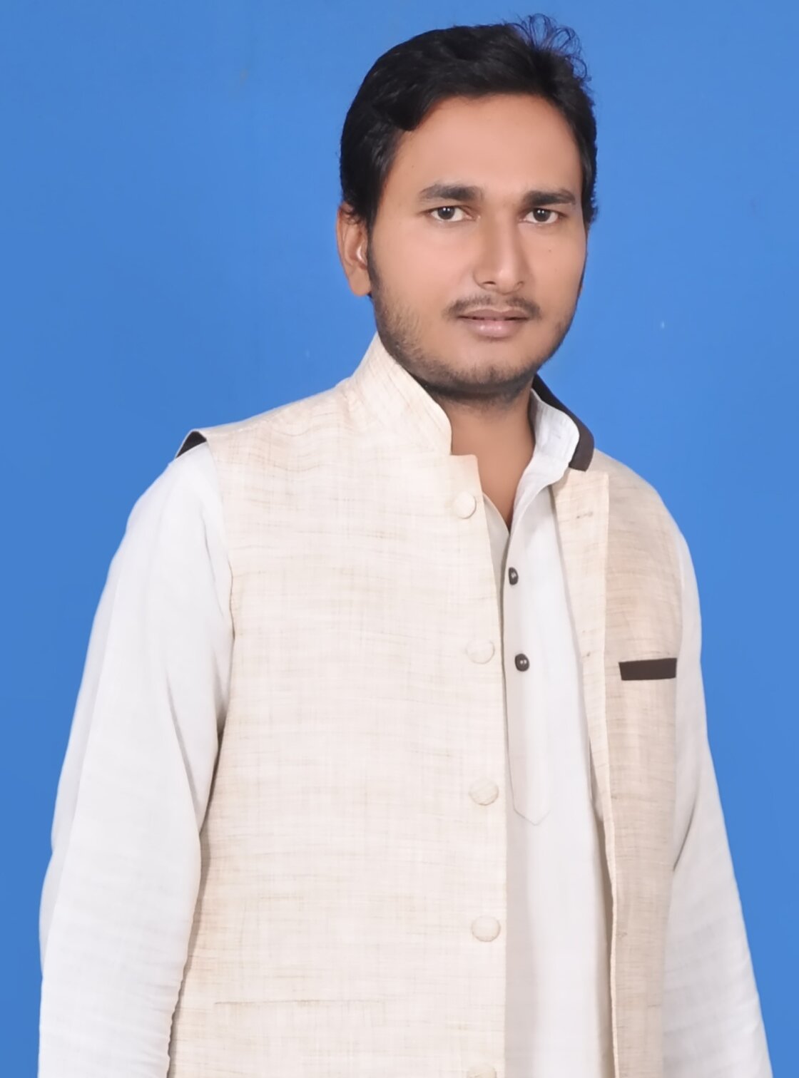 Manzer quaiyum(Rinku) is a youth politician and social activist.he is president of a NGO One india foundation and volunteering Bihar blood donor team.