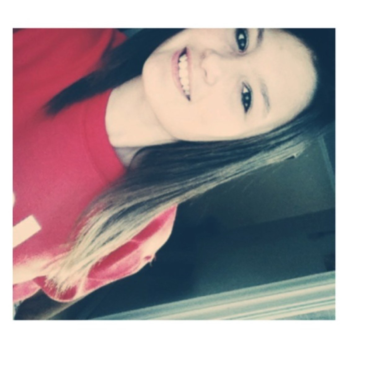 ♡ 13 ♡ sc music_love21 ♡♡ follow me on imstagram --  haiitsmerlinxo