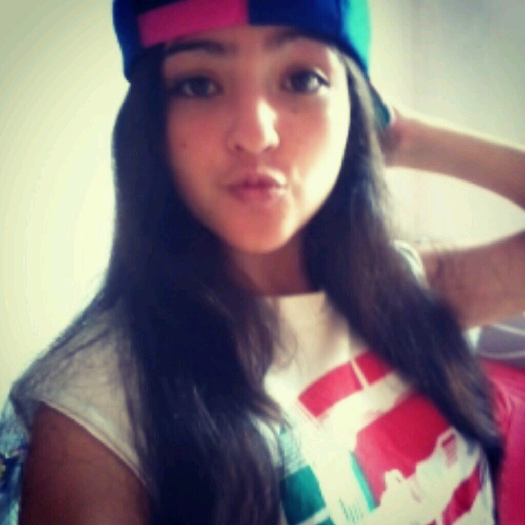 Meu Twitter antigo foi hackeado :/.
Jhe é doida,facebook offical: http://t.co/QA1VkkmFJZ