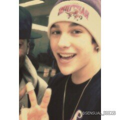 |toccami la mia ariana e ti strappo le palle :-) ariana, you want to be my juliet? i'll be your romeo.|paige mahone, 3 maggio, ore 20.00|