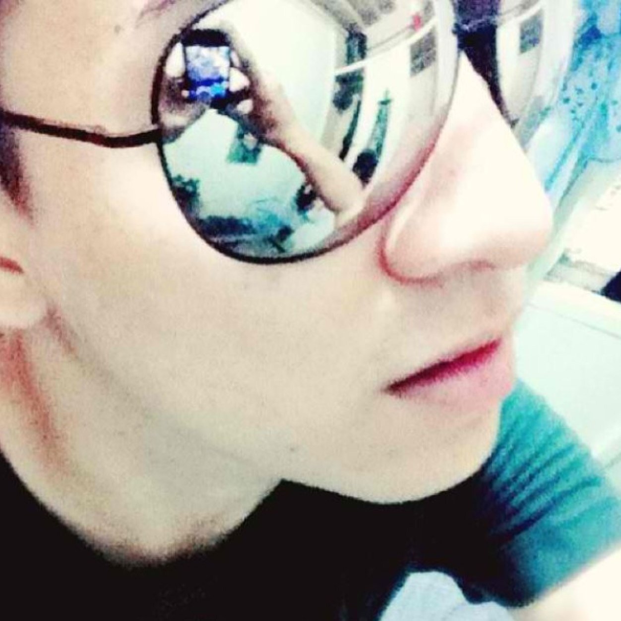 I'm a Person that standsout through my Own Unique Personality. •ARTIST •BALLERINO •ATHLETE ---»follow ME to know ME Better. +639166477992 ♥♥♥