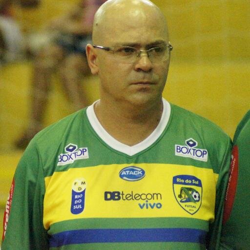 Técnico de Futsal, atualmente (2013) na equipe de Rio do Sul (SC). Acesse: http://t.co/TcMJNZTgfa;