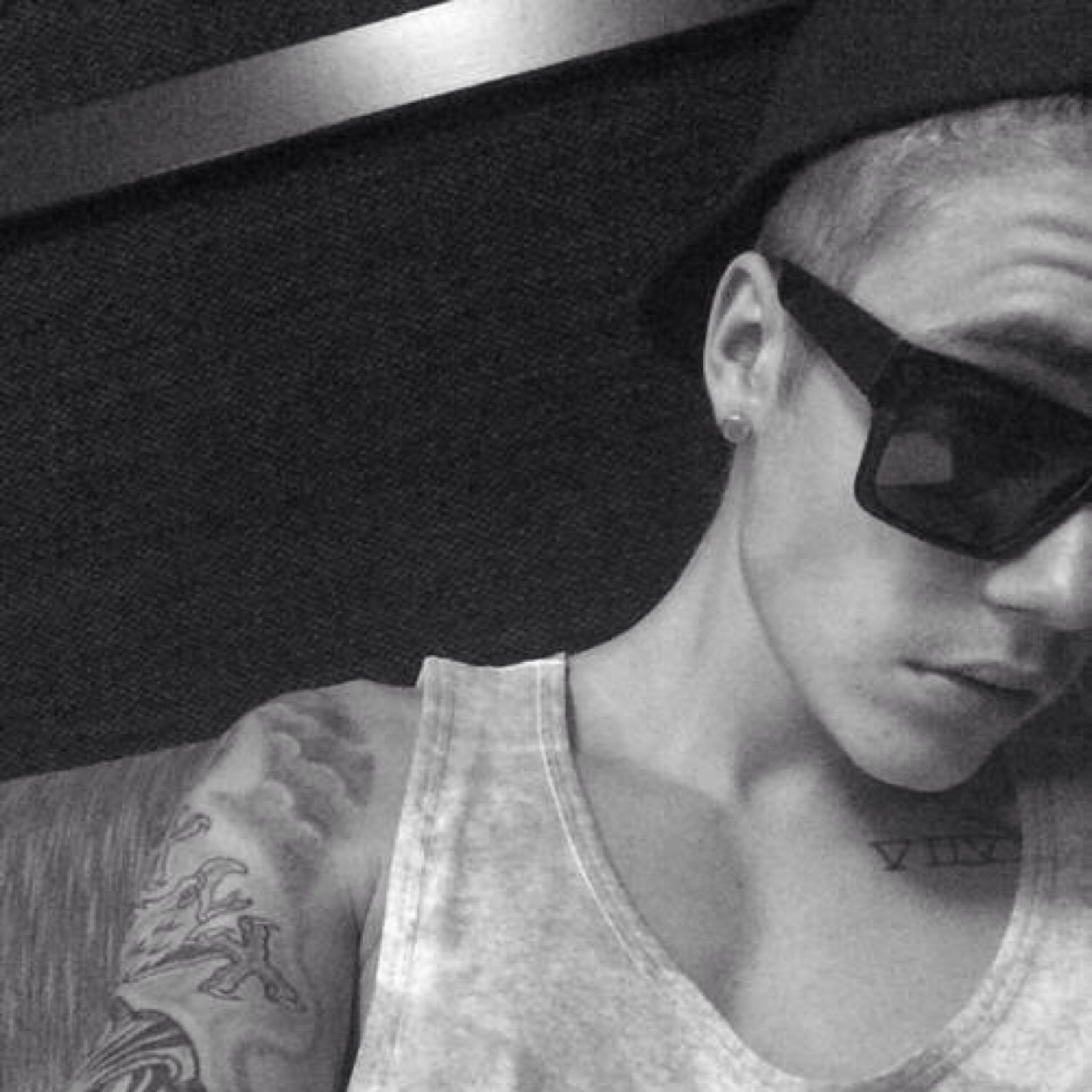 || noticed on @shots by @justinbieber December 10, 2013 || - @jileyay is my homegirl -