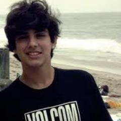 quero sexo, chupar e gozar.
 Vegetariano, 16 anos. 
 Sexolandia