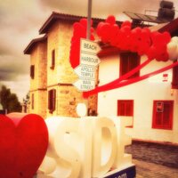 kırmıZZı Bar (@kirmizzibar) Twitter profile photo