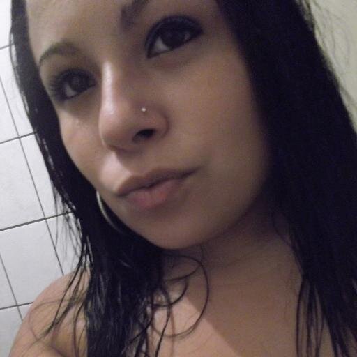 Amo viver essa vida perfeita, com acertos e erros mais viver cada momento loucamente e intensamente..
