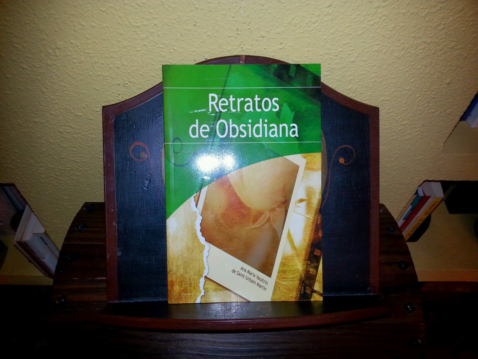 y U5VqSC - Retratos de obsidiana (Ana Maria Vaultrín de Saint-Urbain Martín) - (Audiolibro Voz Humana)