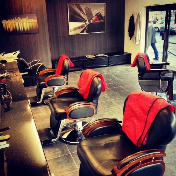 A ST☆R BARBERS CELEBRITY BARBERS......OPEN MONDAY-SAT 9-7 SUNDAY 11-3