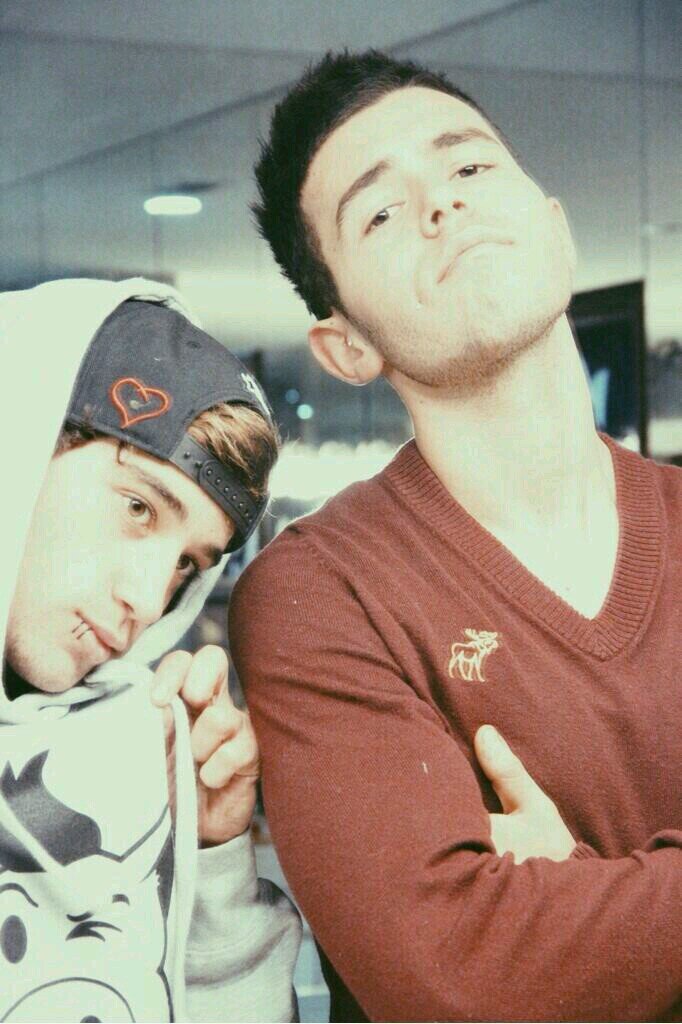 the janoskians and 5sos are my idols ☆