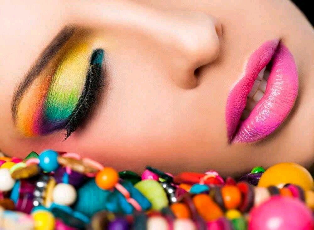 Experta en fragancias.....y cosmetica....amo estar bella