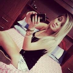 Sou uma garota muito animada e com vontade de descobrir cada segredo da vida.....ah e tbm super fã do Austin mahone e P9
: )