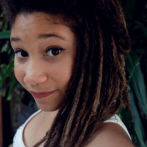 Tu nous entends l'amour? Tu nous entends ? Si tu nous entends il faut que tu reviennes parce que maintenant on est prêt.*Jaden*