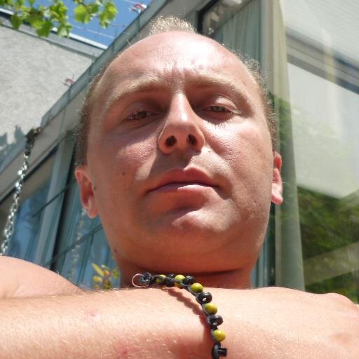 Enorme Amour au cosmos d'infinies planètes vivantes! bookings: thibsound@hotmail.com