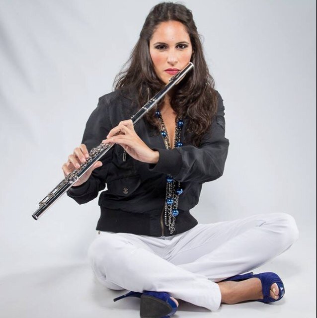 Músico: Flautista / Profesora / Compositora. Academia de Flauta Maria Fernanda Castillo. Caracas, Venezuela