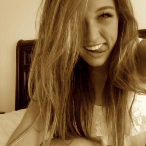 Hi people Im single Talk to me I want to make friends! :D