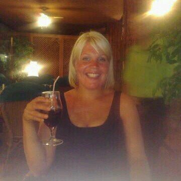 kirperks's profile picture. mum of three married to Steve 
fun loving
very loud