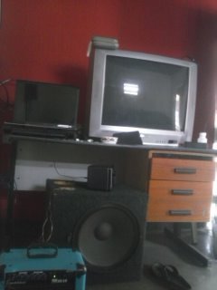 amo minha vida  meus coroas familia bater um baba nessas pontas d ilhas gosto de desafiar um perigo tambem  e tem mais em.... rock reggae e rap