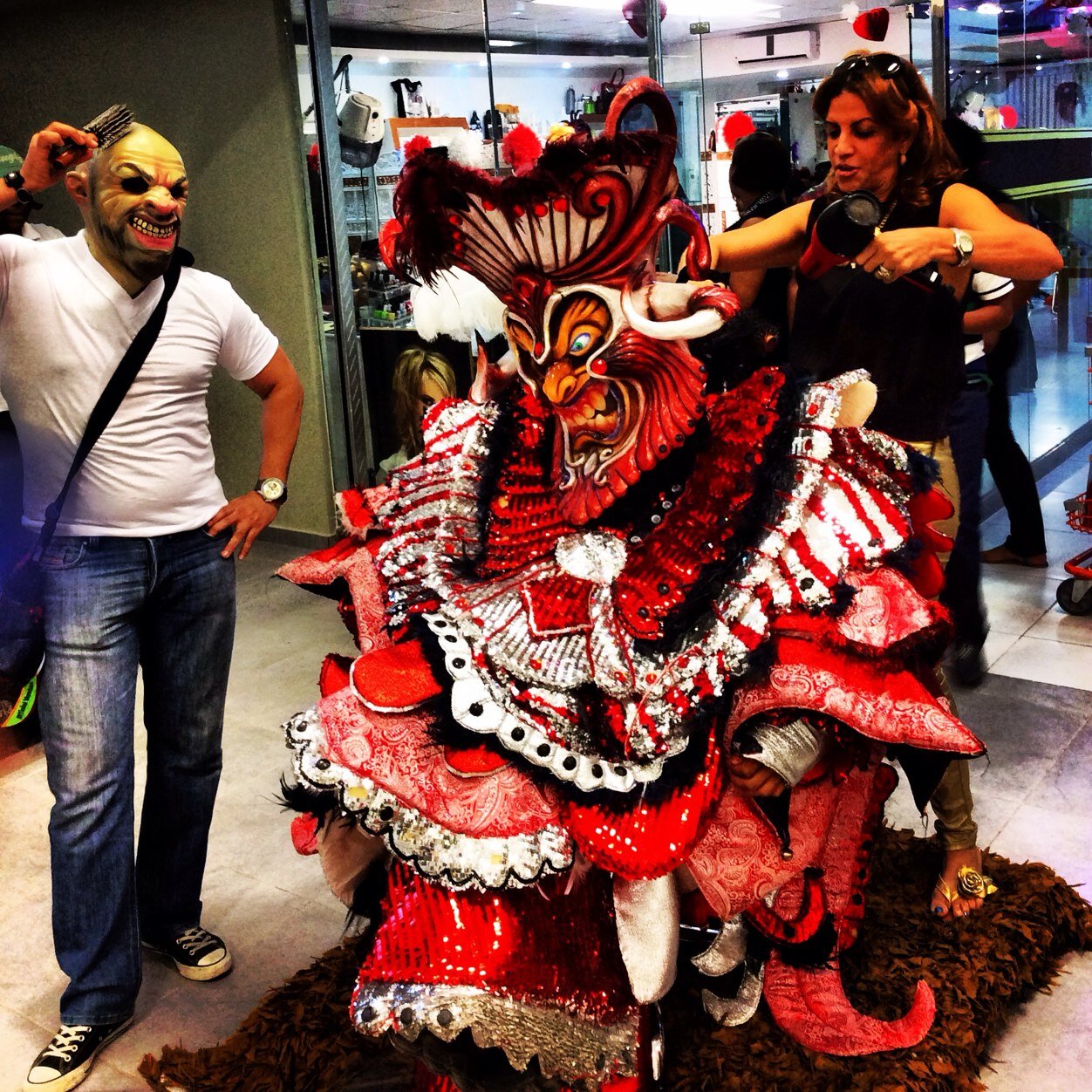 Grupo de carnaval que hace vibrar la ciudad de San Francisco de Macoris