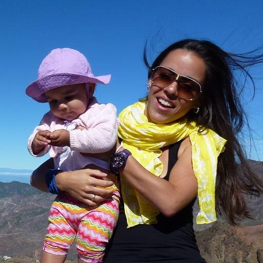 Esposa, mamá, pediatra, librepensadora.