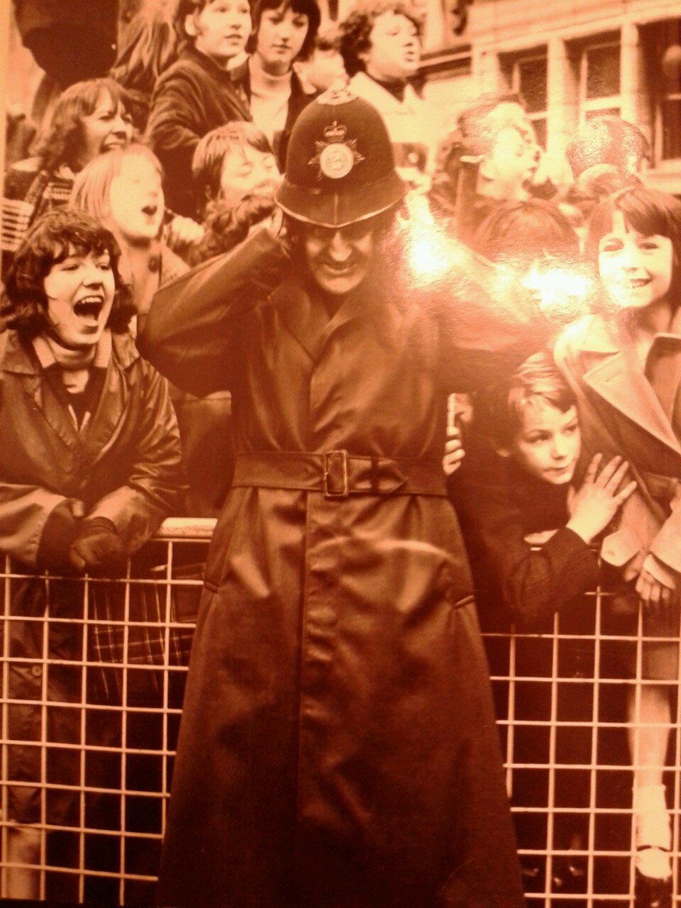 ascaniomorinELF's profile picture. Venezuelan/American, engineer, anticommunist, musician, father, dreamer, rocker... Aún recorriendo el camino de conocer quién soy... Escritor, Autor, Lector...