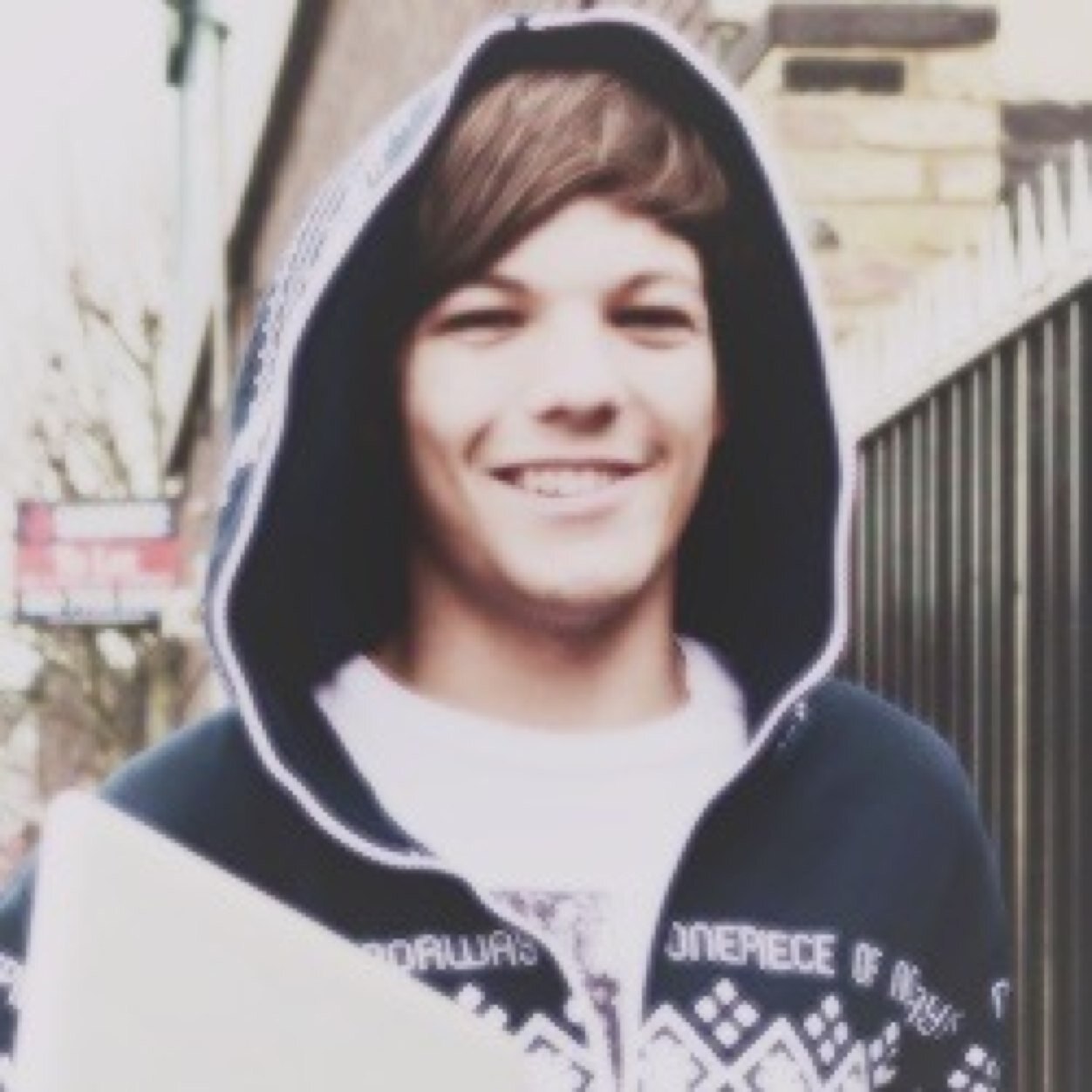 non credevo all'amore prima di incontrare i tuoi occhi. @xharryyallgdr