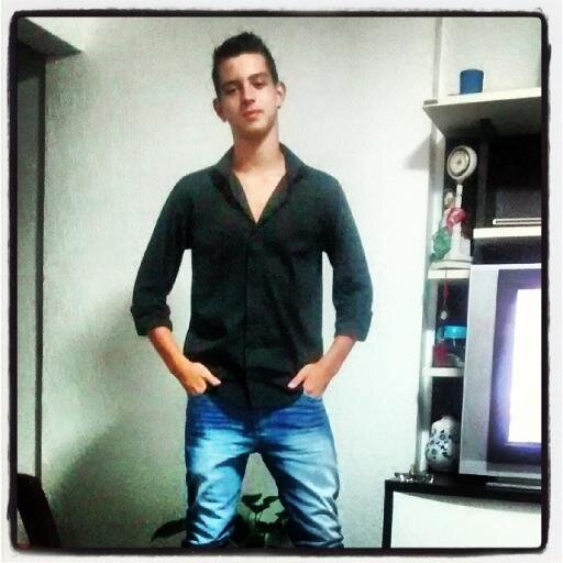 Jeito diferenciado, maroto e ousado!!!                                      INSTAGRAN  : vitinho_gomes   WhatsApp: (11) 96068-6553