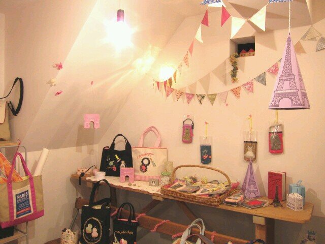 paris5ya's profile picture. パリ好き   布モノ作家しています。