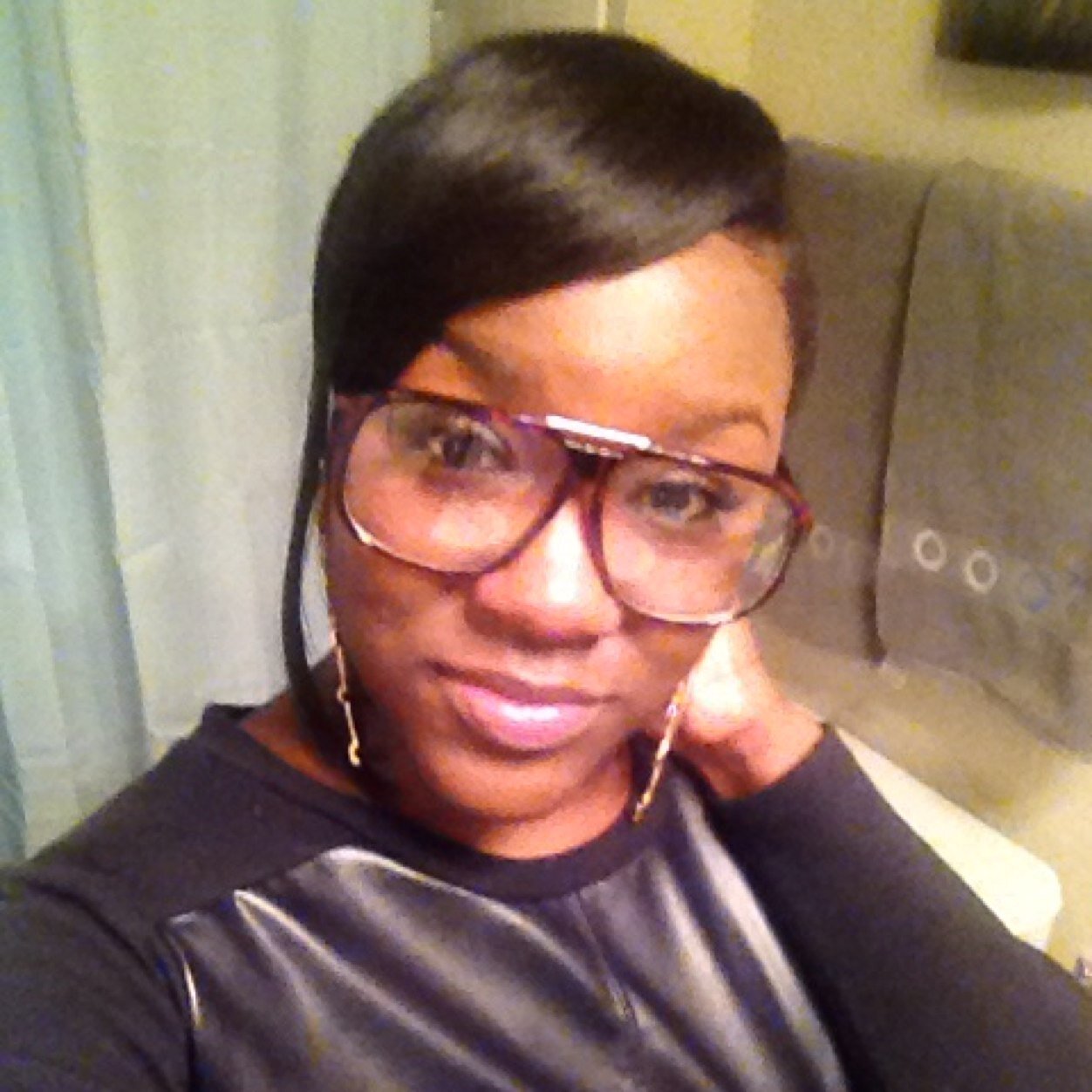 ivyLONG_money's profile picture. SHINE BRIGHT LIKE A DIAMOND n LIVE LIFE! Acts Like a Lady but thinks LIKE a BOSS! God Forgives I Dnt..Top Priority is to make sure Im SMILing!