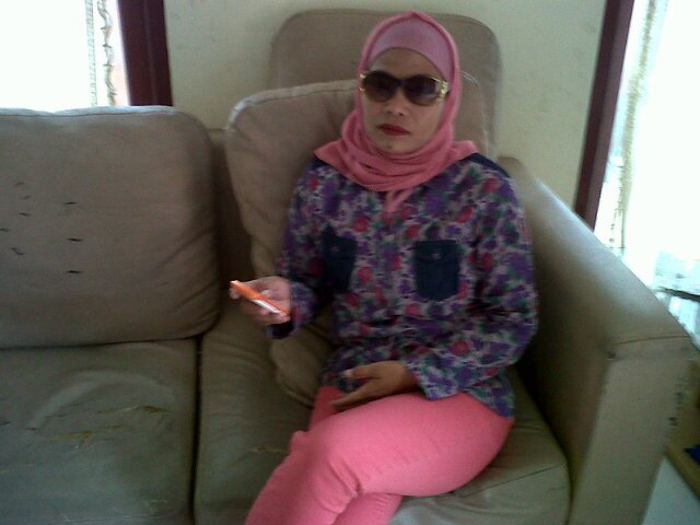 KonveksiBunda's profile picture. Menerima pesanan seragam kantor,sekolah,jaket,almamater,sweater,base ball, dll. Jika berminat invit: 2ABF621B/Hub:081389258400