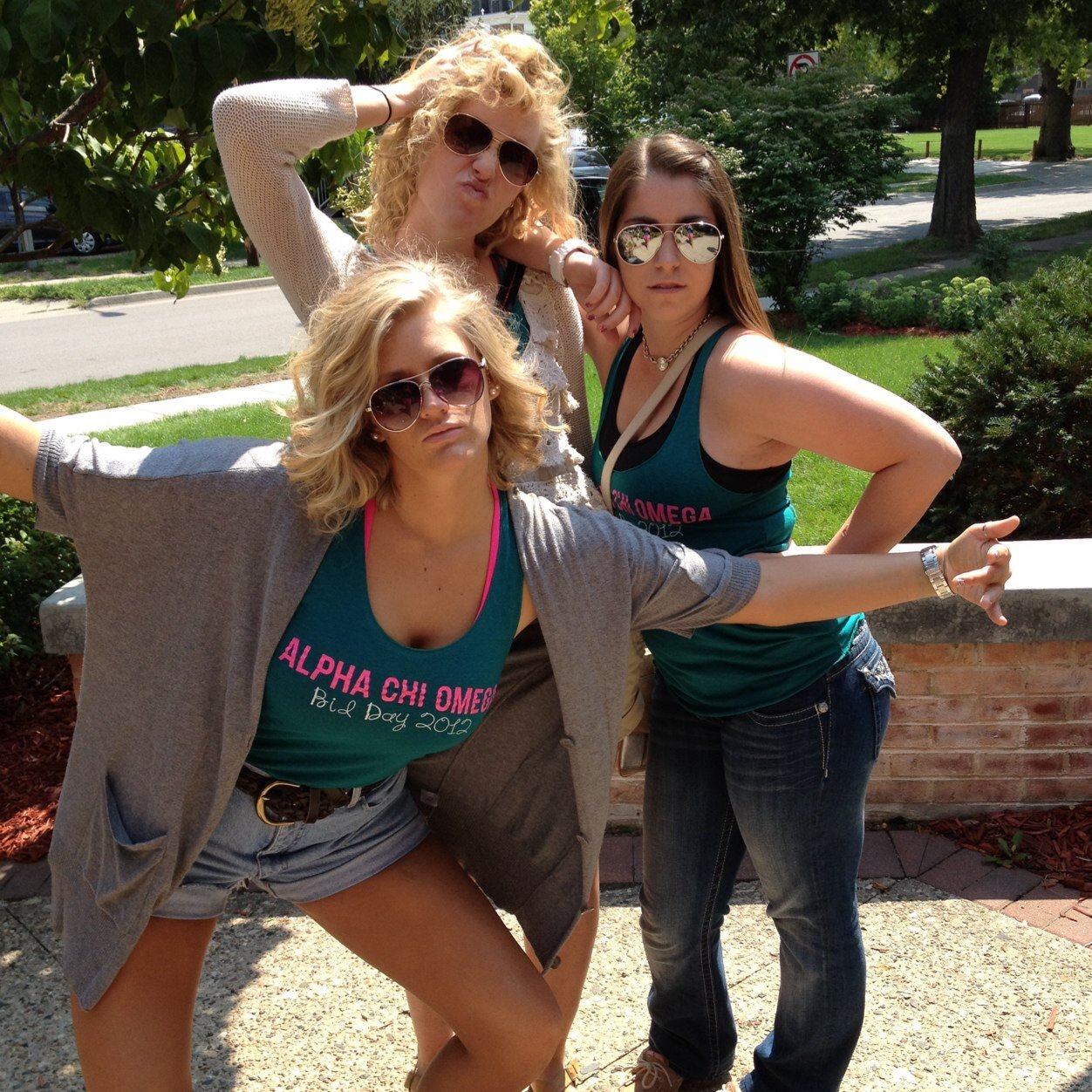 iammegw's profile picture. 💛❤️