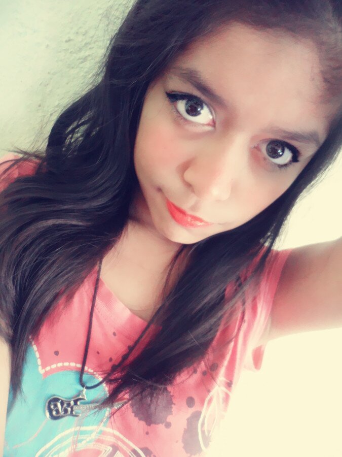 Ríe y el mundo reirá contigo... llora y el mundo te dará la espalda... :') :3 kawaii sussy k-poper ;)