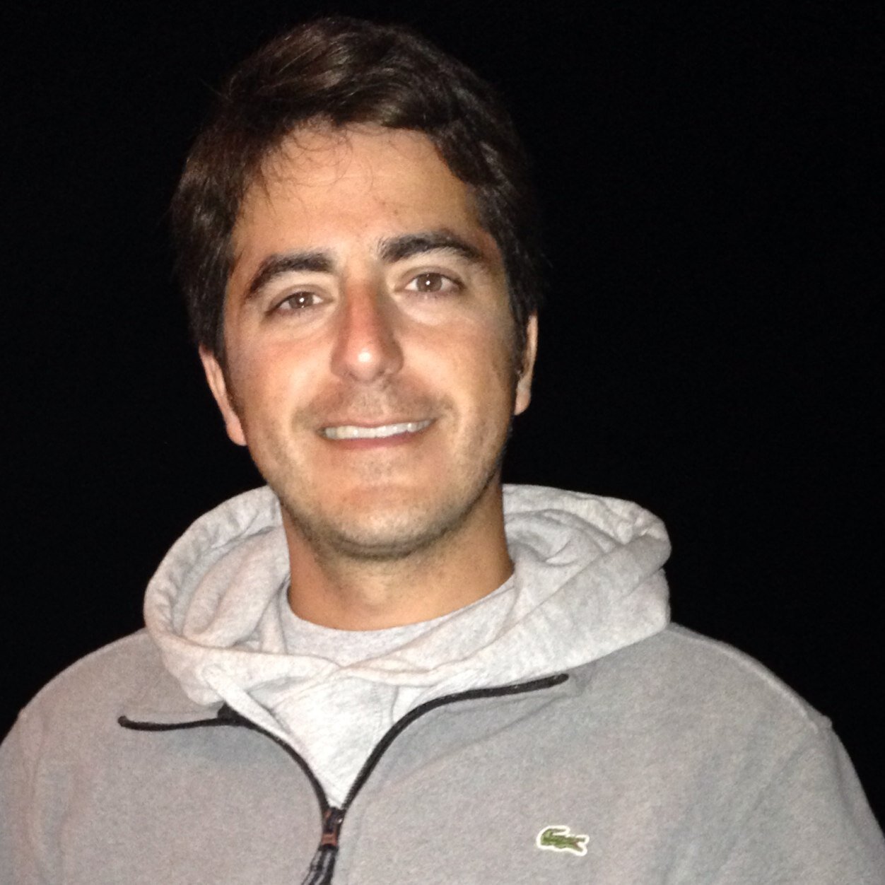 ffbenavides's profile picture. Abogado, cruzado, ex-maratonista (😏) y padre de 4.