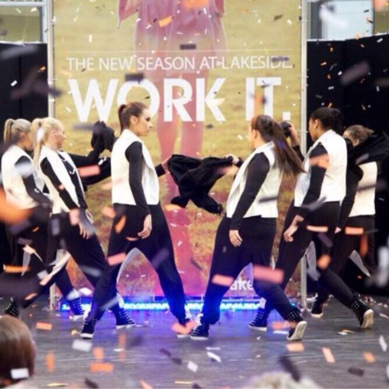 OOSsupportteam's profile picture. A page to support the amazing OOS girls :) @TalisaBanjo @ToniHarris_ox @FrancescaAbbott @HopeAston93 @DaniSmith88 @victoria_w6 follow @OOSofficial  :)