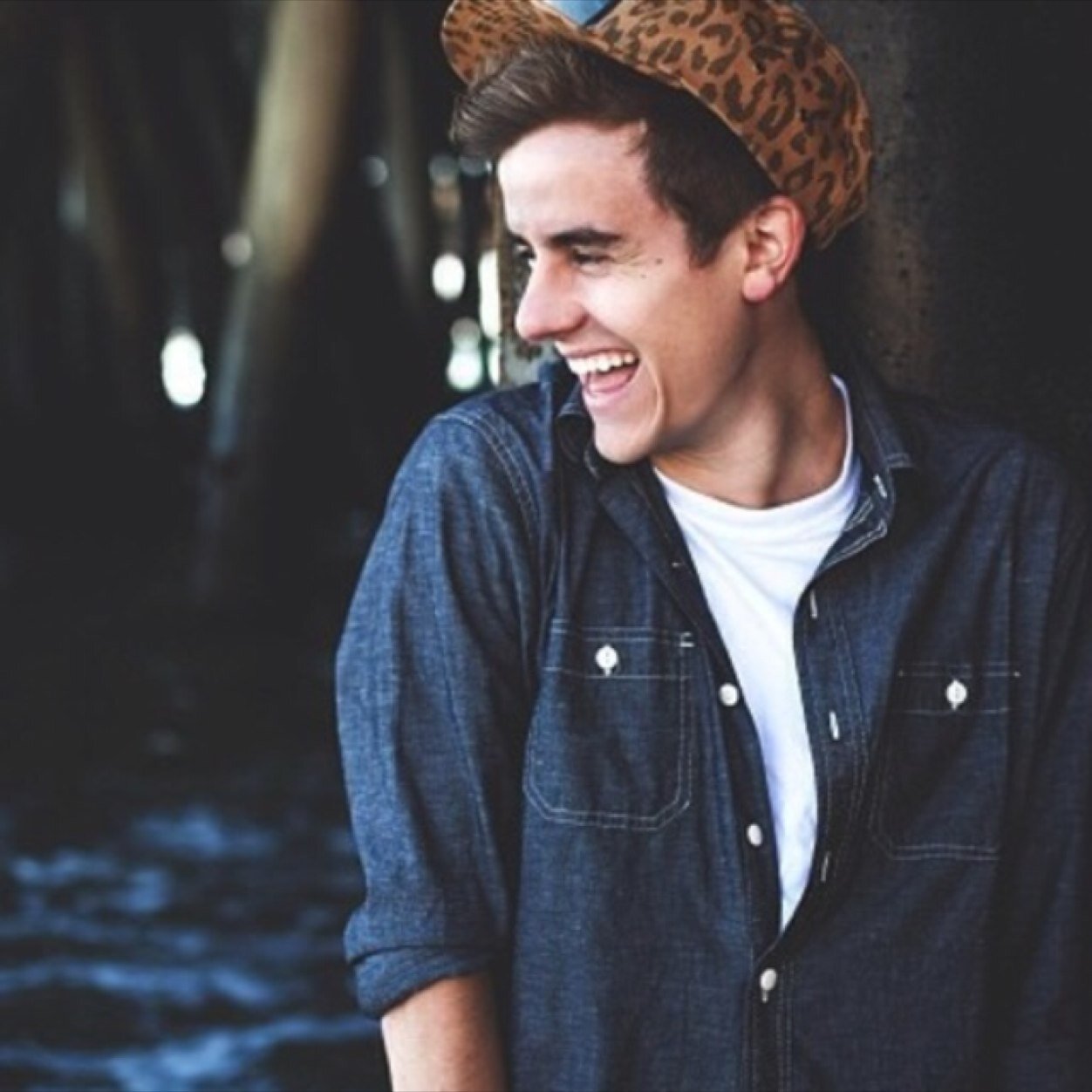 HEY FREE FOLLOW GO FOLLOW @radsydney!! GO FOLLOW @radsydney