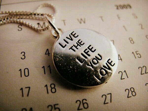 josyjencloset's profile picture. Clothing hunter, Fashion Gatherer. love life.live love.l