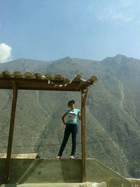 soy chinita!**  buena amiga y super alegre!*