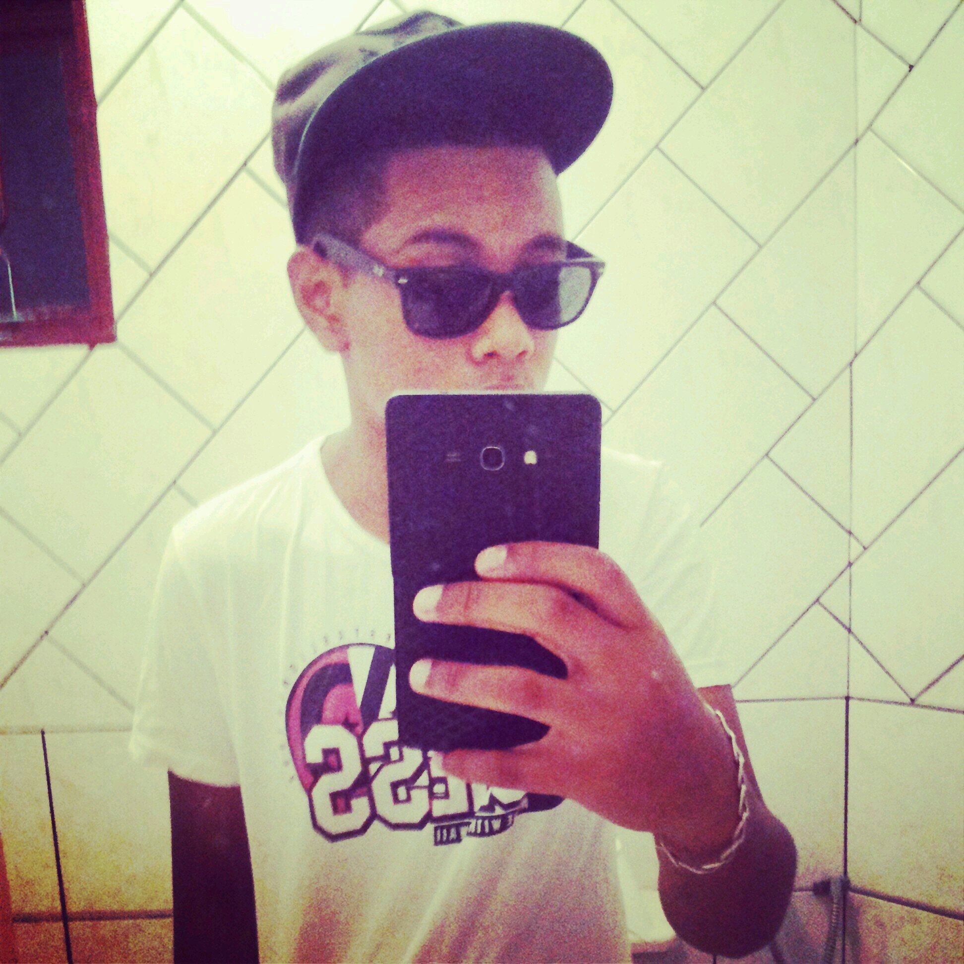Para que levar a vida tão a sério ❔  se a vida é una alucinante aventura, da qual a única certeza que temos, e que jamais sairemos vivos  ❕⚡