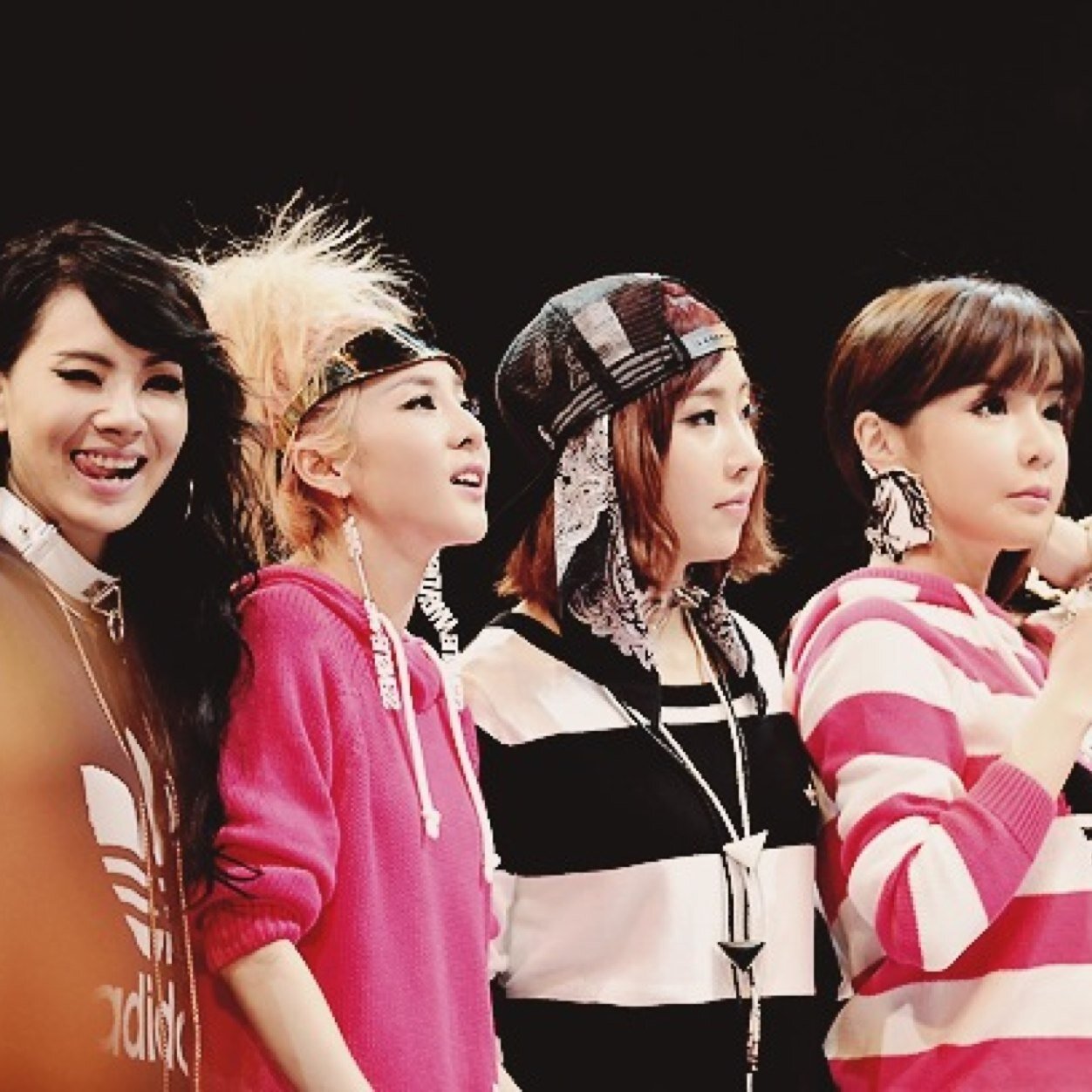 ind_blackjack's profile picture. FOUR EVER #THANKYOU2NE1