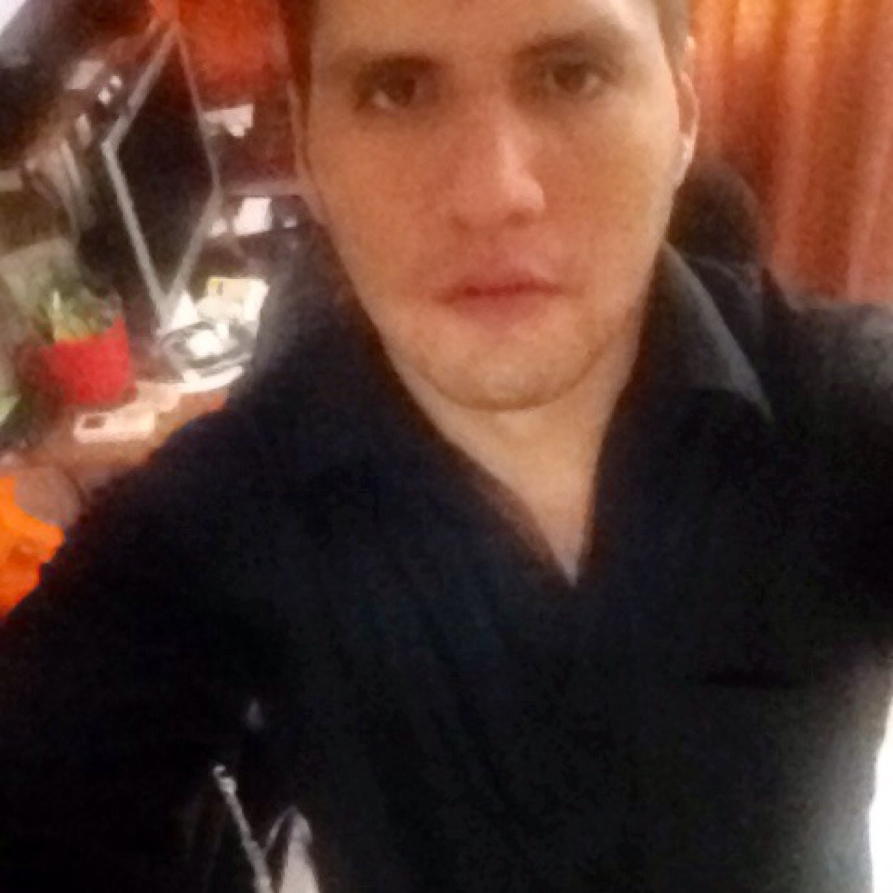 me gusta leer,la musica ,el cine me encata tener amigosy conocer