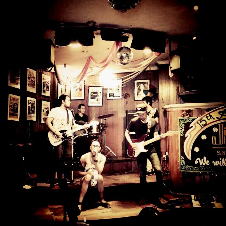 aufkla_ind's profile picture. CP: @erickvanimaji (082140211227) | pin: 258DFD8C | Request single kami SADARI di seluruh radio favoritmu di Indonesia | Jl.Komering 17 SBY