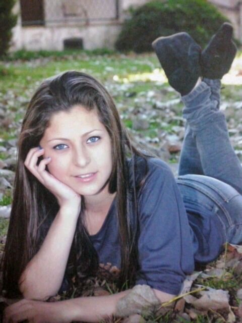 CamilaColnago's profile picture. Cualquiera puede hacerte sonreir pero solo una persona especial puede hacerte feliz.