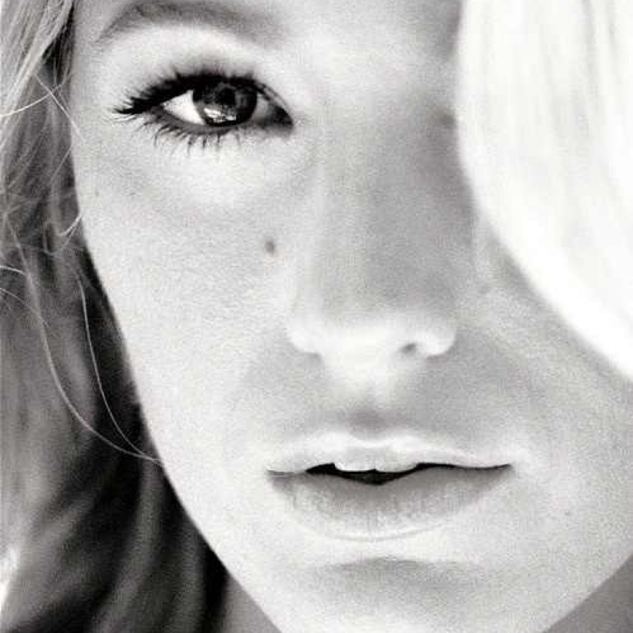 [Hiatus] A girl who's lost her way in this world... And hopefully will find it again.