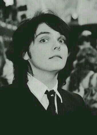 PLEASE FOLLOW @_FALL0UTB0Y_