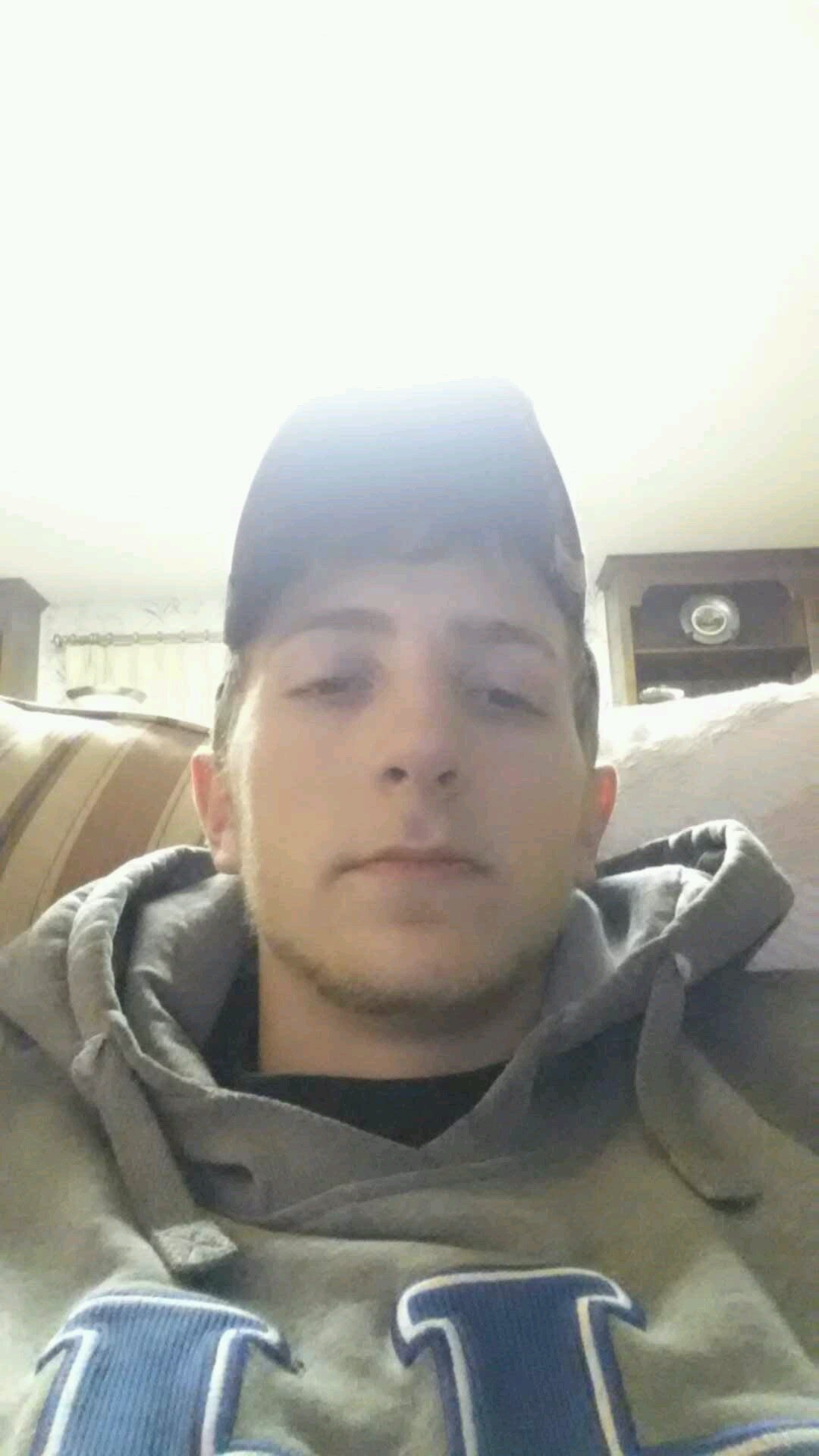 my names justin blaze taylor im 6 foot,blonde hair,blue eyes, i like to play any sport i like to hang out and im real layed back and im single