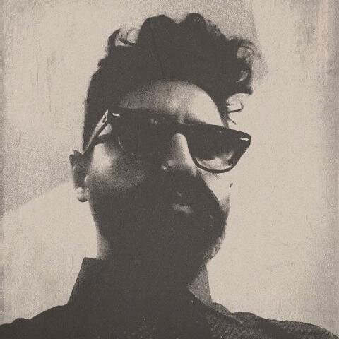 elroob's profile picture. Esclavo de un roedor monarca