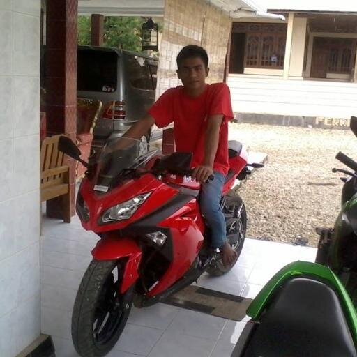 Didik_sharim's profile picture. aku ingin belajar dr-MU tentang sesuAtu yg bergUna,berbagi,menGasihi,berkembang,menGembangi.