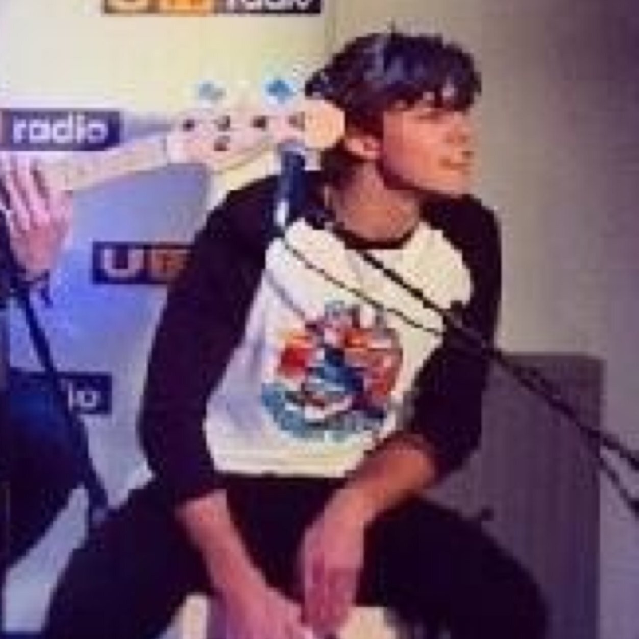 Follow @x_Cliffoconda AND tweet her 'cliffoconda' for a follow back!